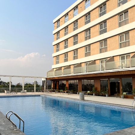 Vits Satyajeet Karad Hotel Exterior photo